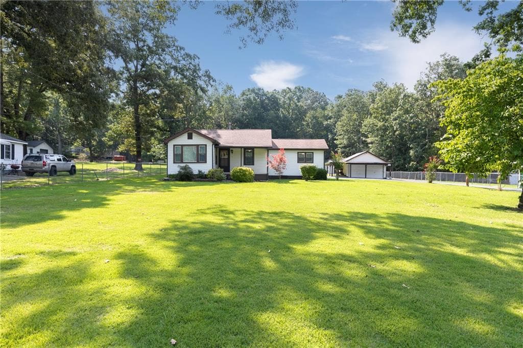 2 bedroom, 1 bathroom, 1,022 sq ft single family residence for sale at 3186 Highway 411, White, GA 30184 — photo 5