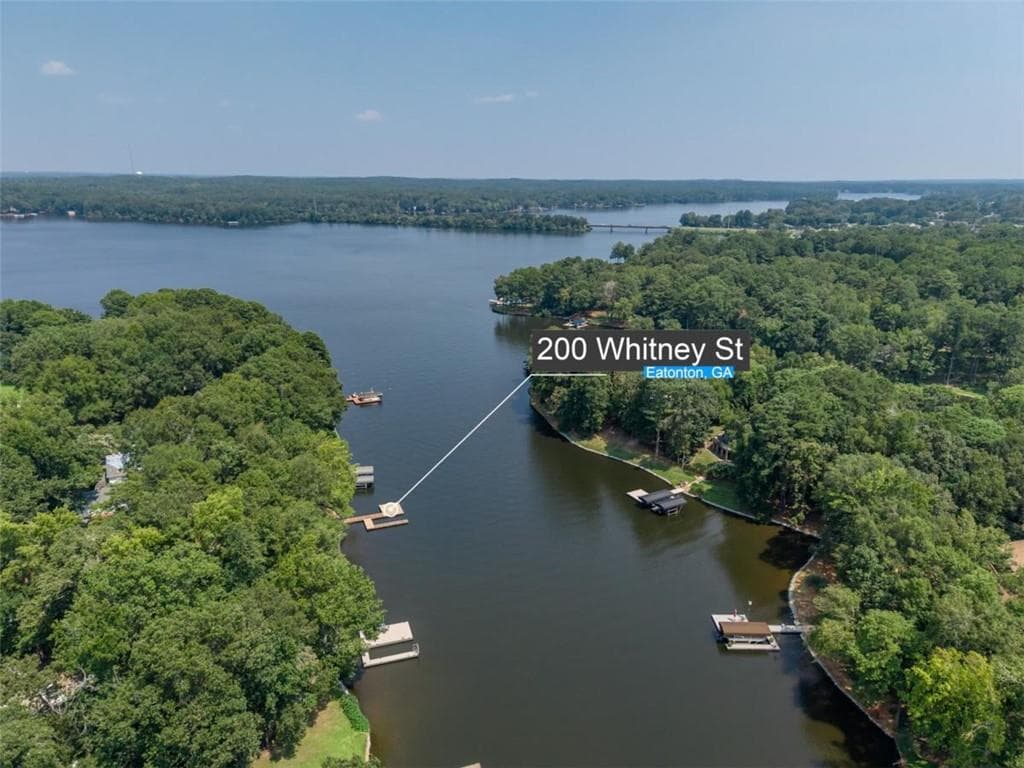 5 bedroom, 5 bathroom, 2,888 sq ft single family residence for sale at 200 Whitney Street, Eatonton, GA 31024 — photo 2