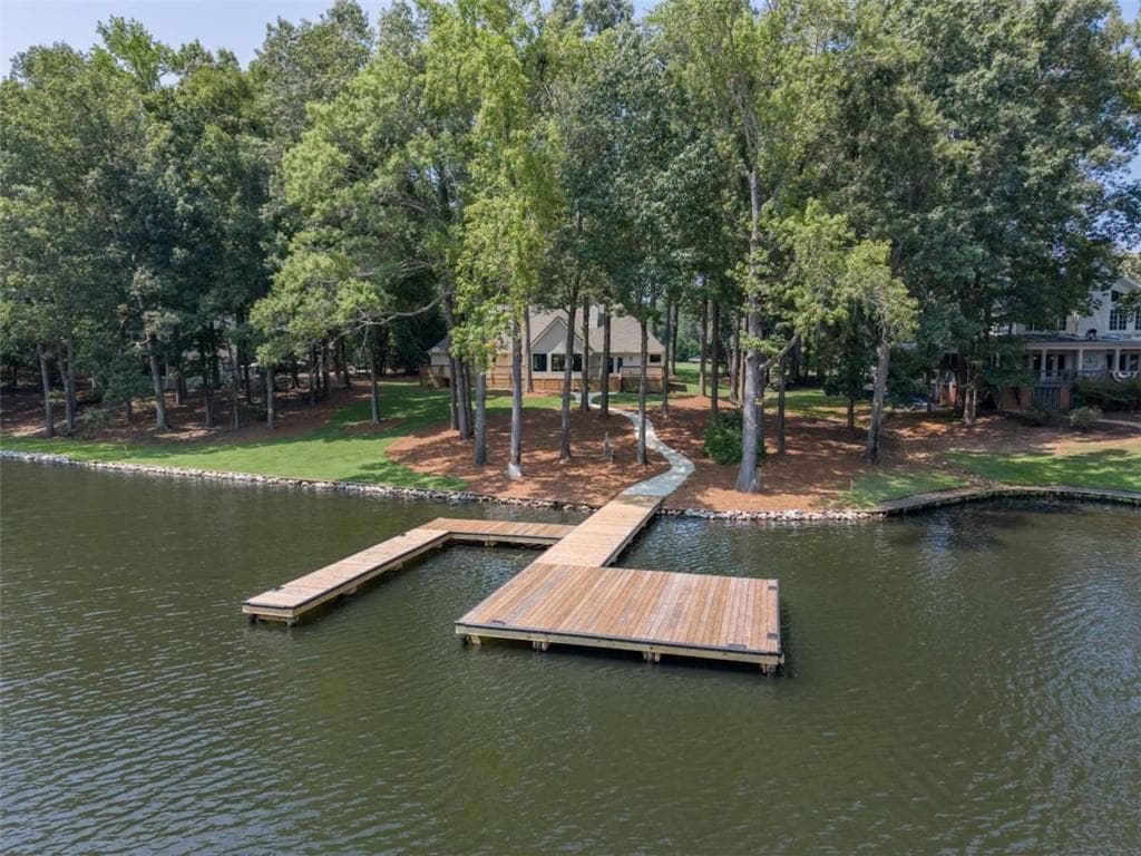 5 bedroom, 5 bathroom, 2,888 sq ft single family residence for sale at 200 Whitney Street, Eatonton, GA 31024 — photo 4