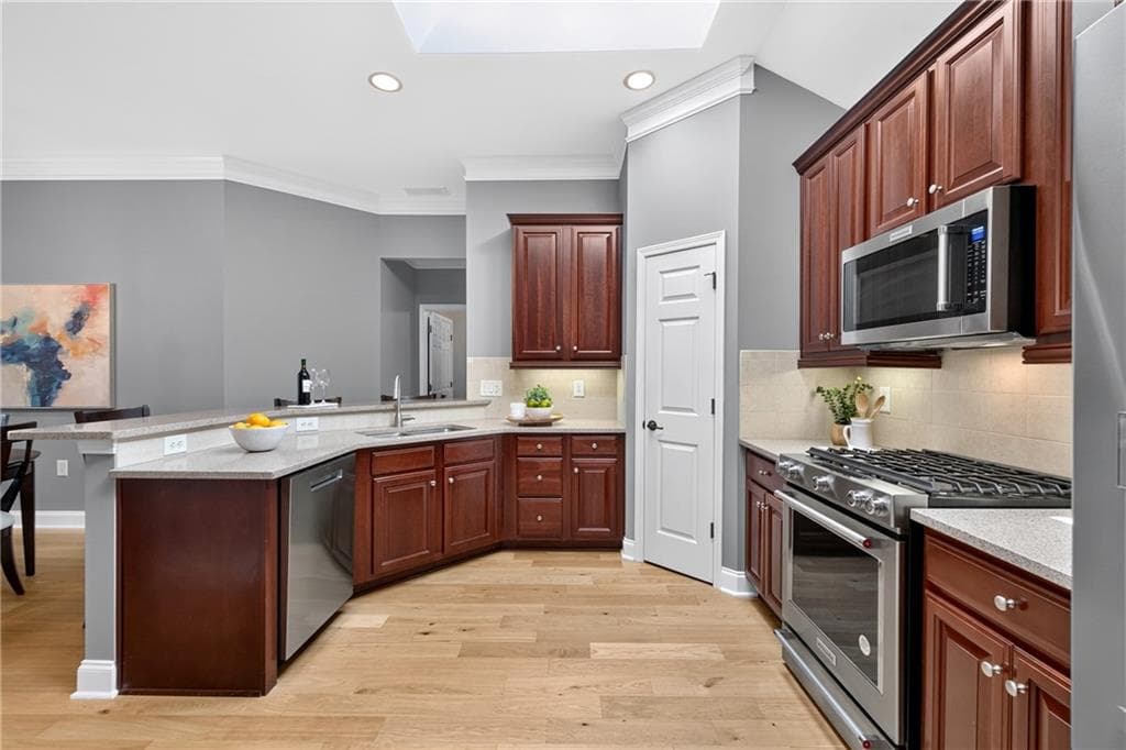 2 bedroom, 2 bathroom, 1,886 sq ft single family residence for sale at 6615 Marlow Drive, Cumming, GA 30041 — photo 4
