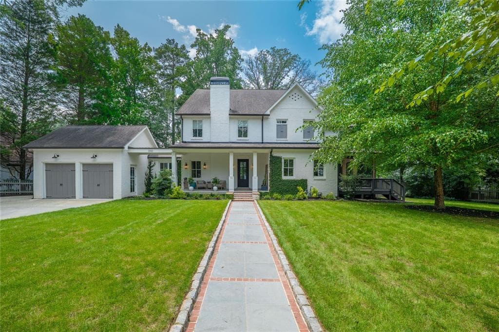 5 bedroom, 5 bathroom, 5,525 sq ft single family residence for sale at 3882 Wieuca Road, Atlanta, GA 30342