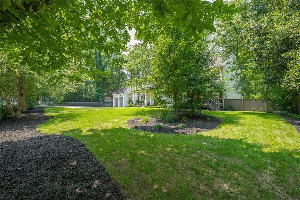 5 bedroom, 5 bathroom, 5,525 sq ft single family residence for sale at 3882 Wieuca Road, Atlanta, GA 30342 — photo 3