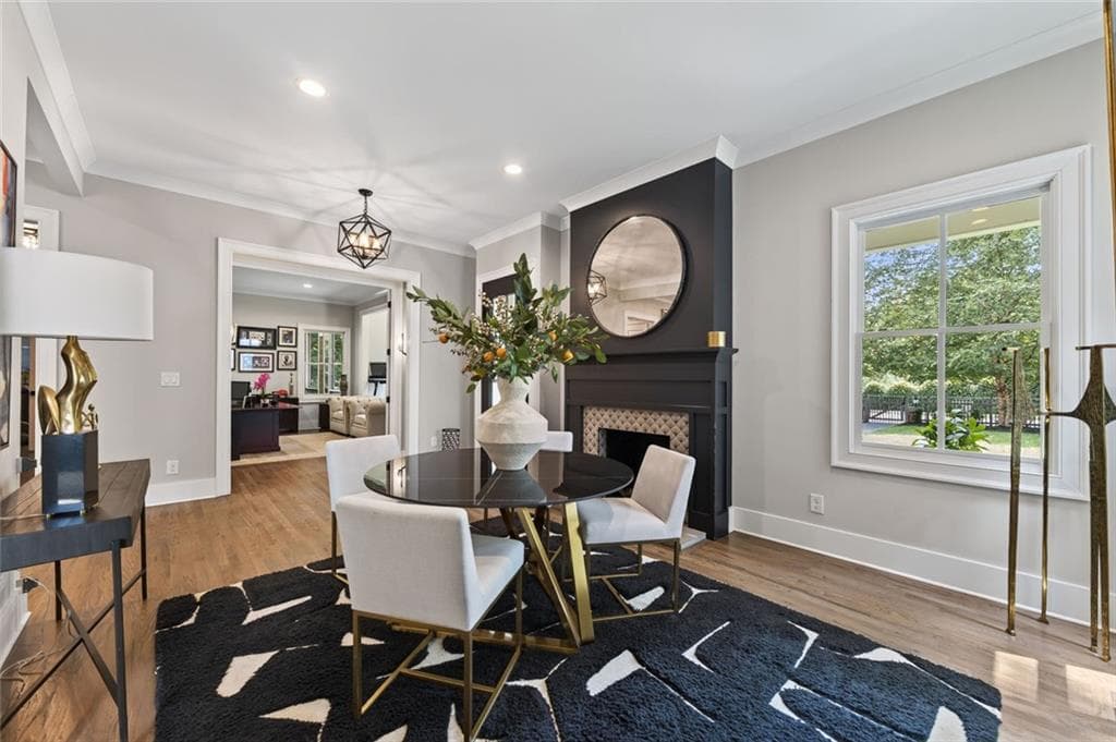 5 bedroom, 5 bathroom, 5,525 sq ft single family residence for sale at 3882 Wieuca Road, Atlanta, GA 30342 — photo 9
