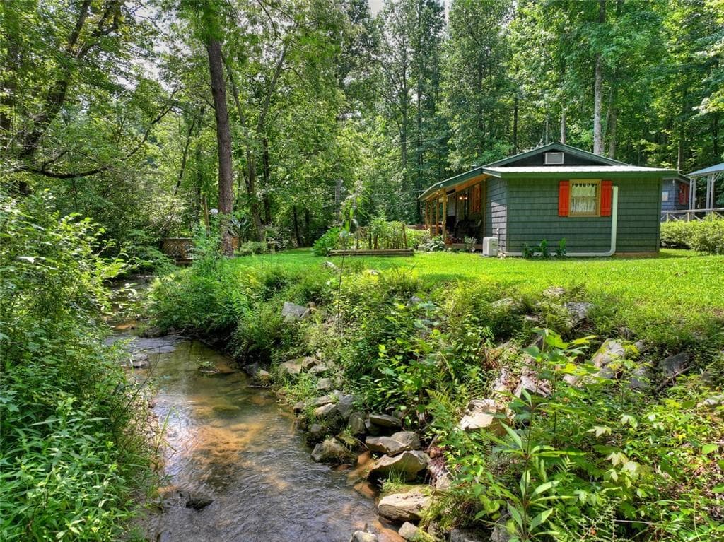 1 bedroom, 1 bathroom, 666 sq ft single family residence under contract at 100 Wing Circle, Ellijay, GA 30536