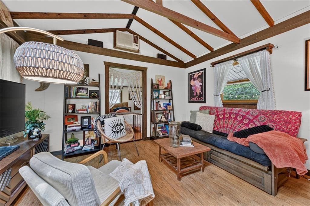 1 bedroom, 1 bathroom, 666 sq ft single family residence under contract at 100 Wing Circle, Ellijay, GA 30536 — photo 4