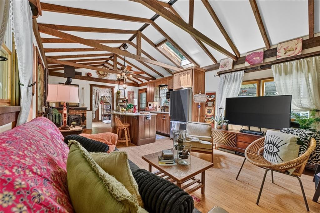 1 bedroom, 1 bathroom, 666 sq ft single family residence under contract at 100 Wing Circle, Ellijay, GA 30536 — photo 6