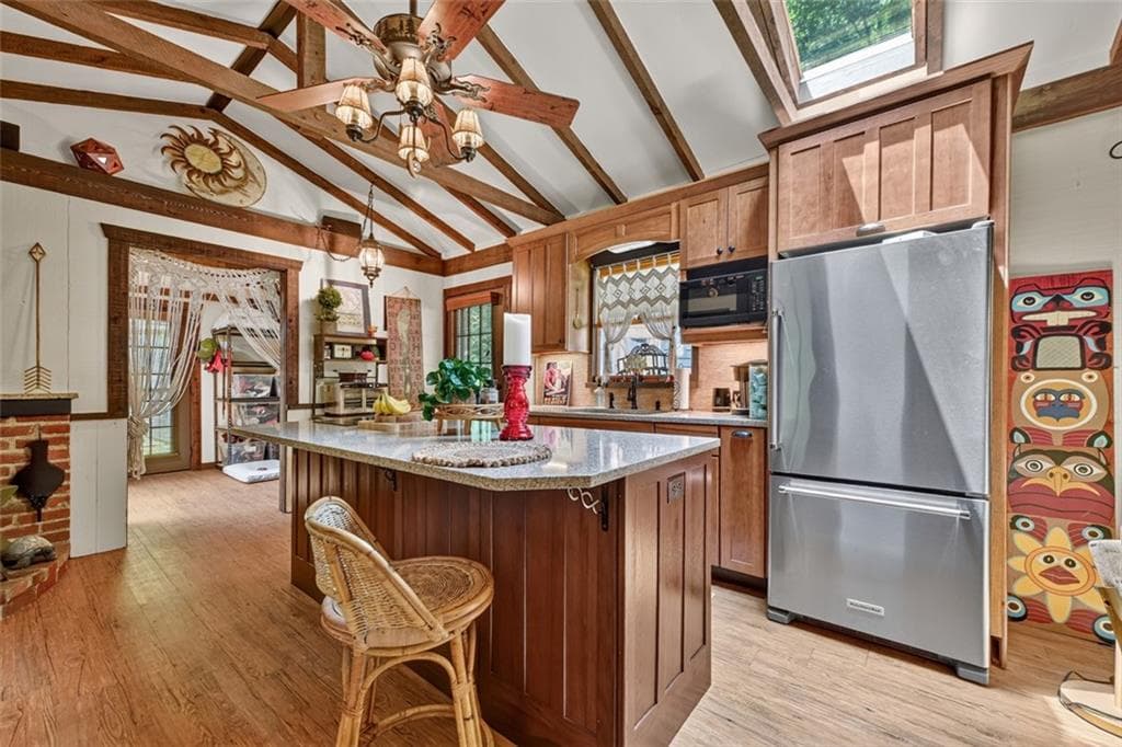 1 bedroom, 1 bathroom, 666 sq ft single family residence under contract at 100 Wing Circle, Ellijay, GA 30536 — photo 7