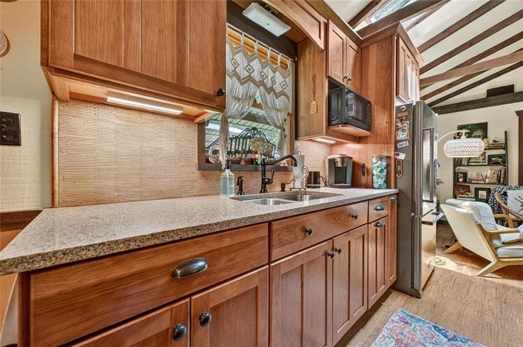 1 bedroom, 1 bathroom, 666 sq ft single family residence under contract at 100 Wing Circle, Ellijay, GA 30536 — photo 9