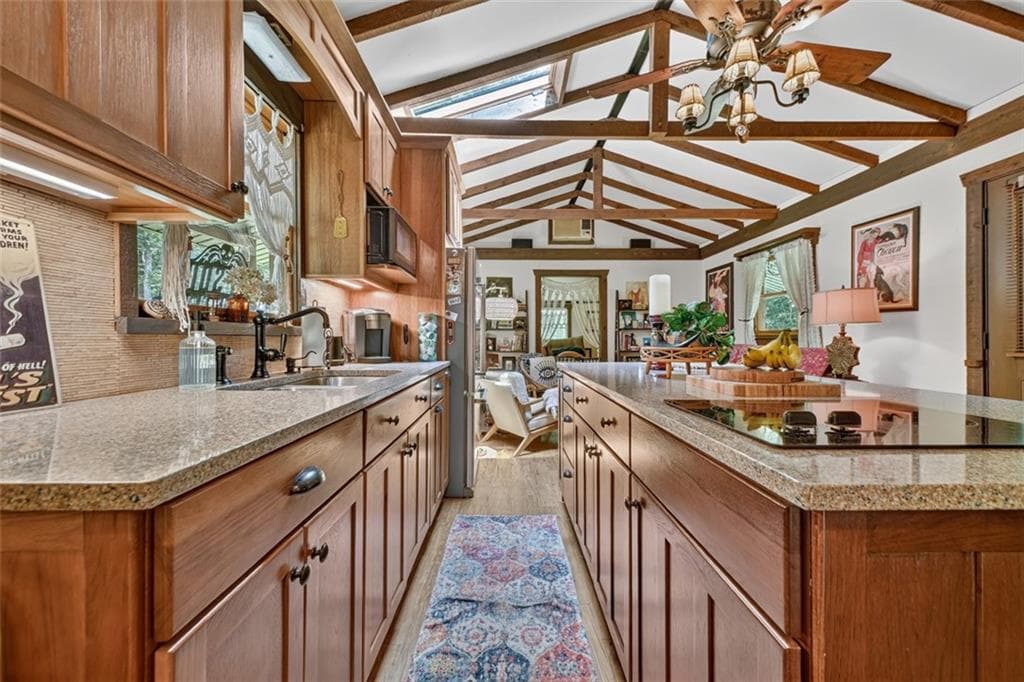 1 bedroom, 1 bathroom, 666 sq ft single family residence under contract at 100 Wing Circle, Ellijay, GA 30536 — photo 10