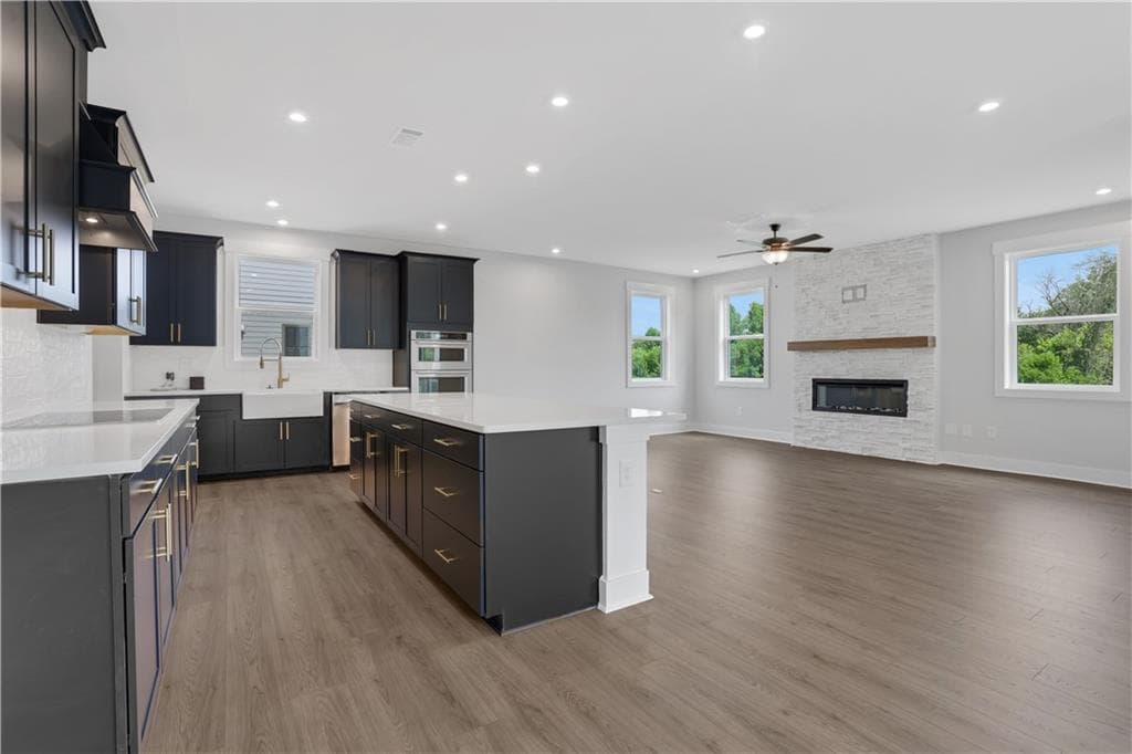 4 bedroom, 4 bathroom, 4,098 sq ft single family residence for sale at 4755 Montane Street, Cumming, GA 30028 — photo 4