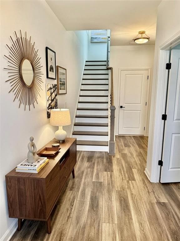 3 bedroom, 4 bathroom, 1,970 sq ft single family residence under contract at 4399 Gillon Circle, Atlanta, GA 30339 — photo 5