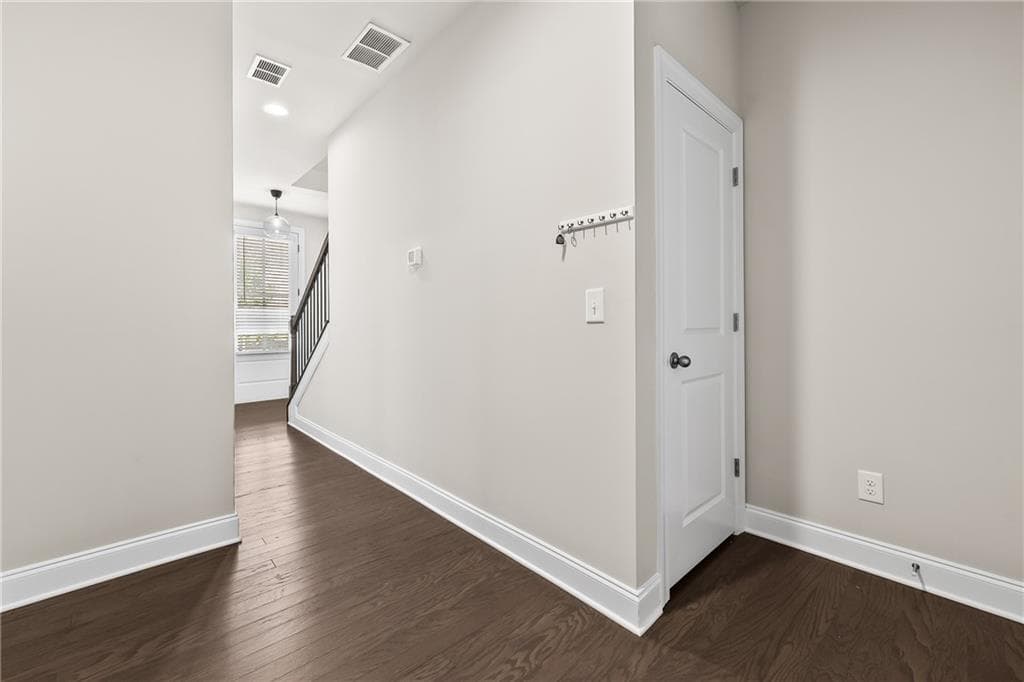 3 bedroom, 4 bathroom, 2,340 sq ft townhouse for sale at 2423 Figaro Drive, Atlanta, GA 30339 — photo 7