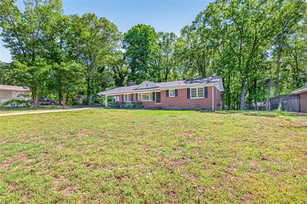 3 bedroom, 2 bathroom, 1,433 sq ft single family residence for sale at 234 N 5th Avenue, Winder, GA 30680 — photo 6
