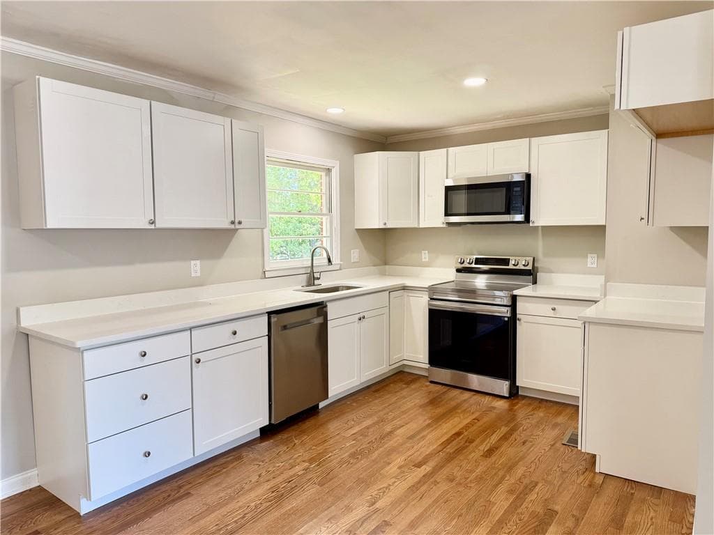 3 bedroom, 2 bathroom, 1,433 sq ft single family residence for sale at 234 N 5th Avenue, Winder, GA 30680 — photo 9