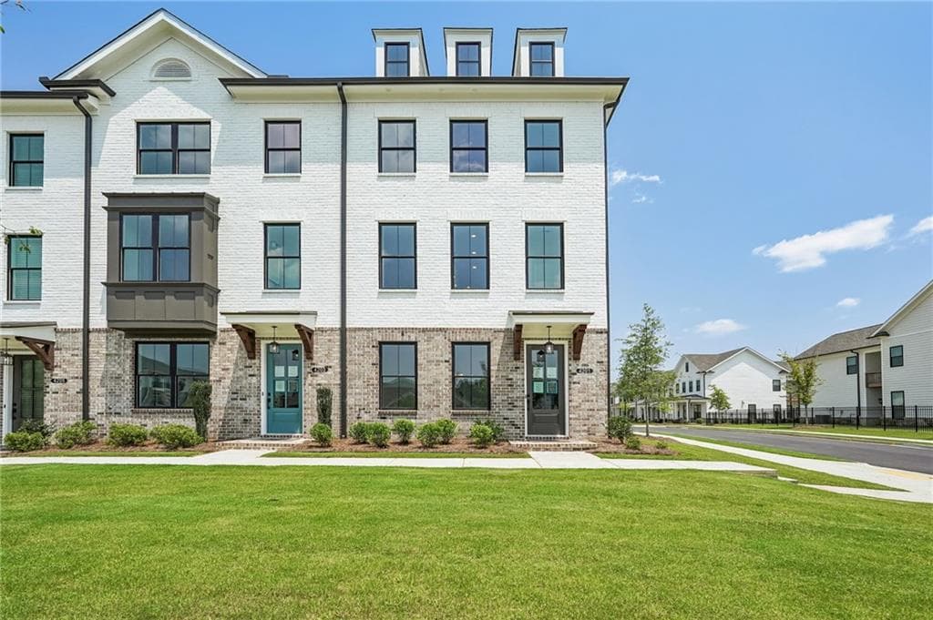 3 bedroom, 4 bathroom, 1,893 sq ft townhouse for sale at 4201 Millcroft Place 220, Buford, GA 30518