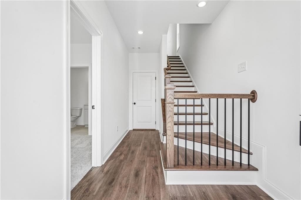 3 bedroom, 4 bathroom, 1,893 sq ft townhouse for sale at 4201 Millcroft Place 220, Buford, GA 30518 — photo 4