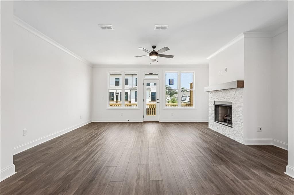 3 bedroom, 4 bathroom, 1,893 sq ft townhouse for sale at 4201 Millcroft Place 220, Buford, GA 30518 — photo 5
