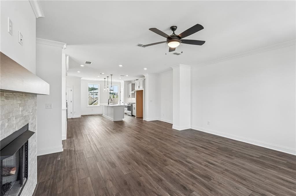 3 bedroom, 4 bathroom, 1,893 sq ft townhouse for sale at 4201 Millcroft Place 220, Buford, GA 30518 — photo 9