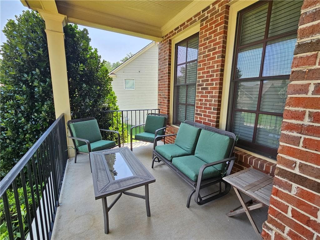 6 bedroom, 5 bathroom, 5,553 sq ft single family residence for sale at 1435 Woodall Trace, Alpharetta, GA 30004 — photo 2