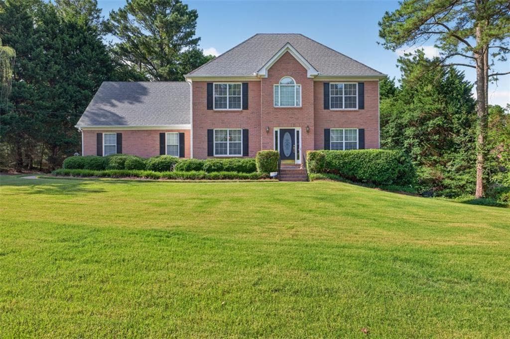 3 bedroom, 3 bathroom, 3,059 sq ft single family residence for sale at 860 Scenic Lake Drive, Lawrenceville, GA 30045 — photo 1 of 42