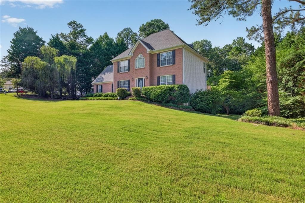 3 bedroom, 3 bathroom, 3,059 sq ft single family residence for sale at 860 Scenic Lake Drive, Lawrenceville, GA 30045 — photo 2