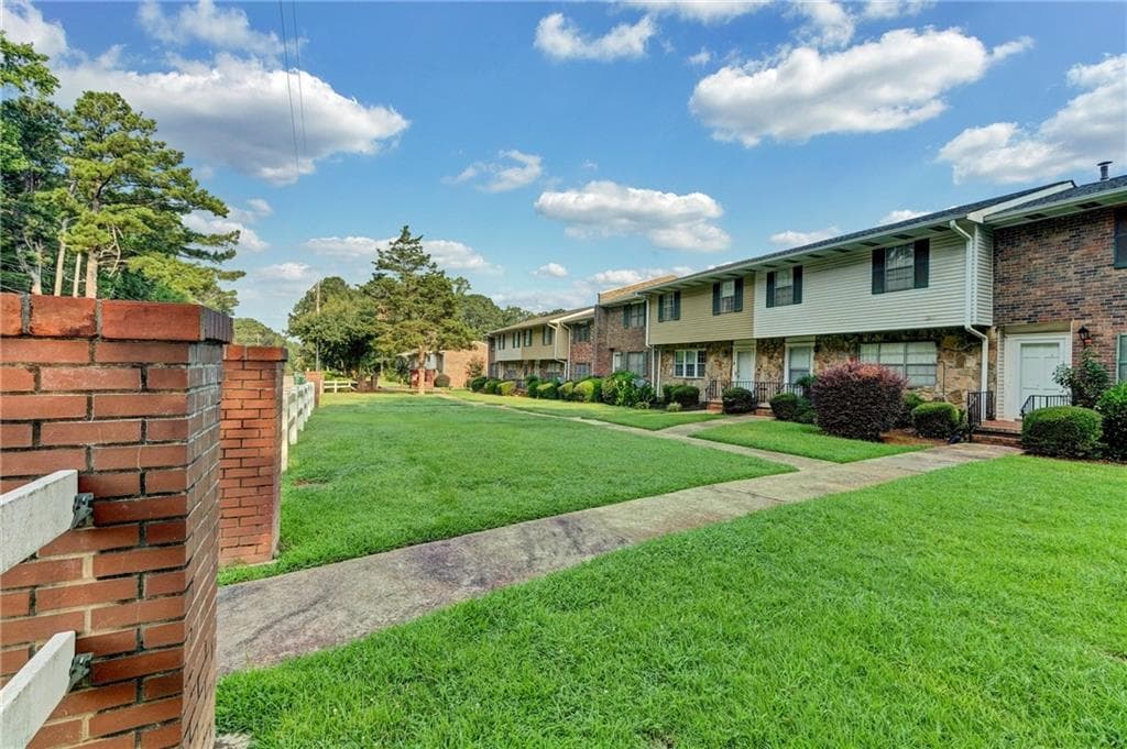 3 bedroom, 3 bathroom, 1,392 sq ft condominium for sale at 501 Carlton Road 1F, Palmetto, GA 30268 — photo 7
