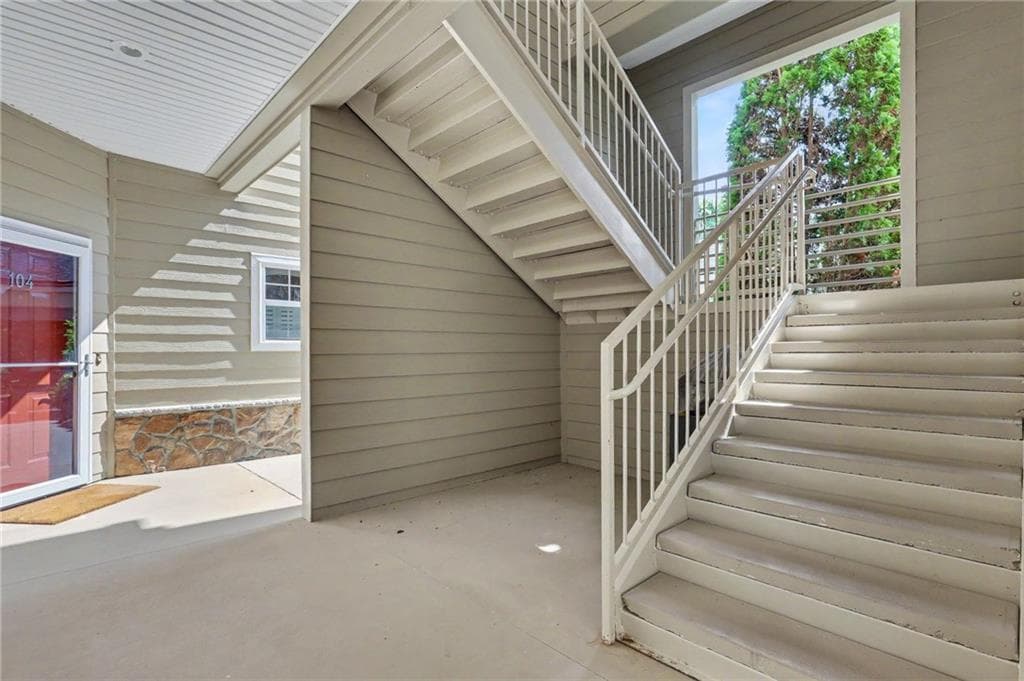 2 bedroom, 2 bathroom, 1,872 sq ft condominium under contract at 751 killearney Way 204F, Clayton, DC 20525 — photo 4