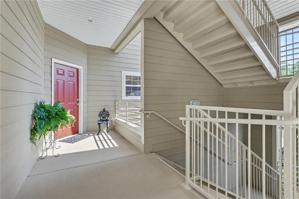 2 bedroom, 2 bathroom, 1,872 sq ft condominium under contract at 751 killearney Way 204F, Clayton, DC 20525 — photo 5
