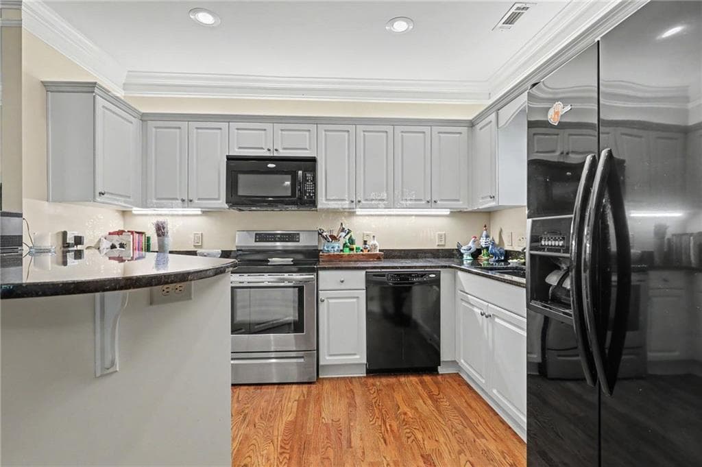 2 bedroom, 2 bathroom, 1,872 sq ft condominium under contract at 751 killearney Way 204F, Clayton, DC 20525 — photo 9