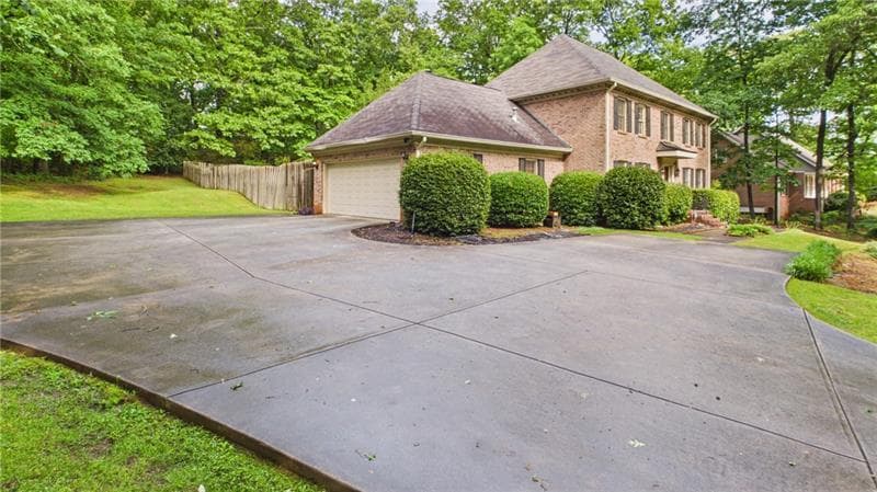5 bedroom, 4 bathroom, 3,654 sq ft single family residence for sale at 2597 W Harvest Drive, Conyers, GA 30013 — photo 4