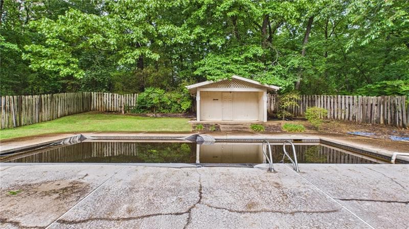 5 bedroom, 4 bathroom, 3,654 sq ft single family residence for sale at 2597 W Harvest Drive, Conyers, GA 30013 — photo 8