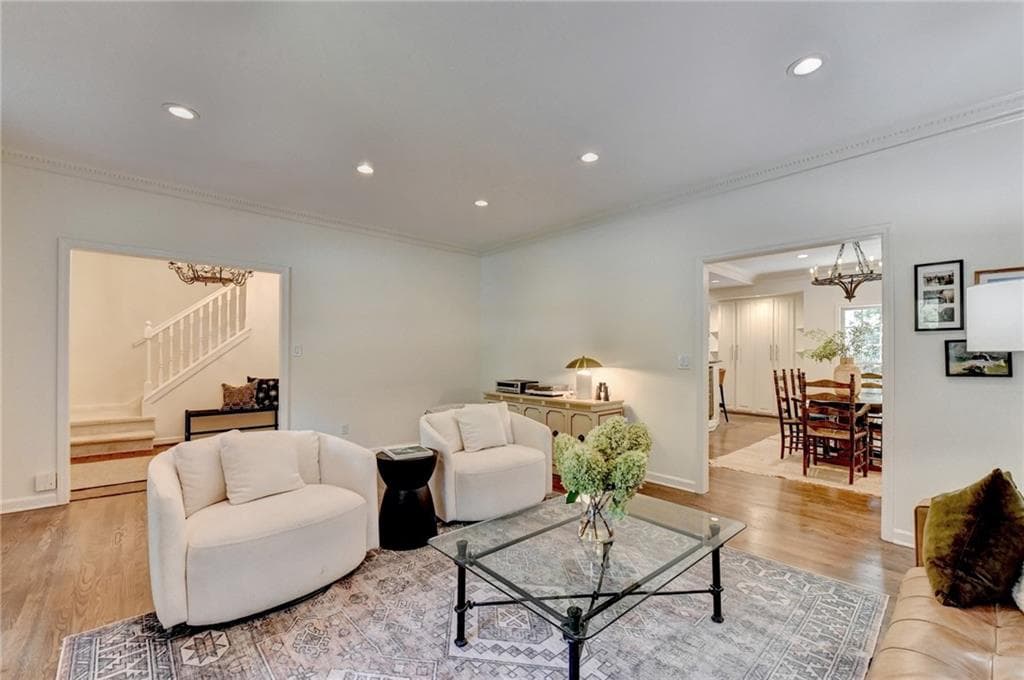 4 bedroom, 4 bathroom, 3,148 sq ft single family residence under contract at 585 Cambridge Way, Sandy Springs, GA 30328 — photo 8