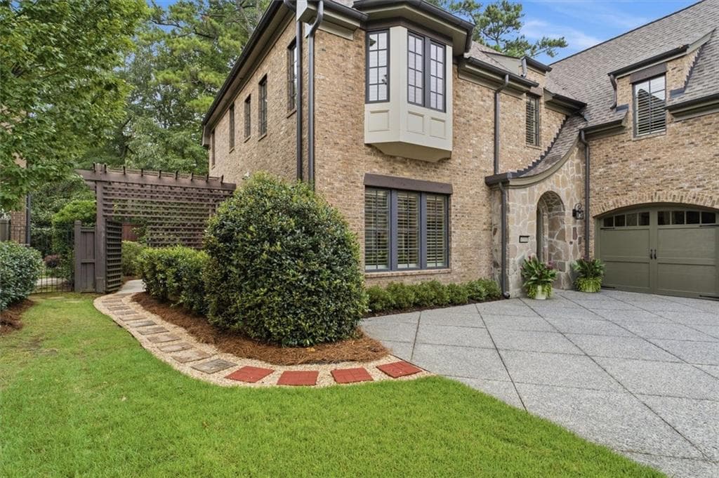 4 bedroom, 5 bathroom, 4,091 sq ft townhouse for sale at 4584 Woodlawn Gates Lane, Marietta, GA 30068 — photo 5
