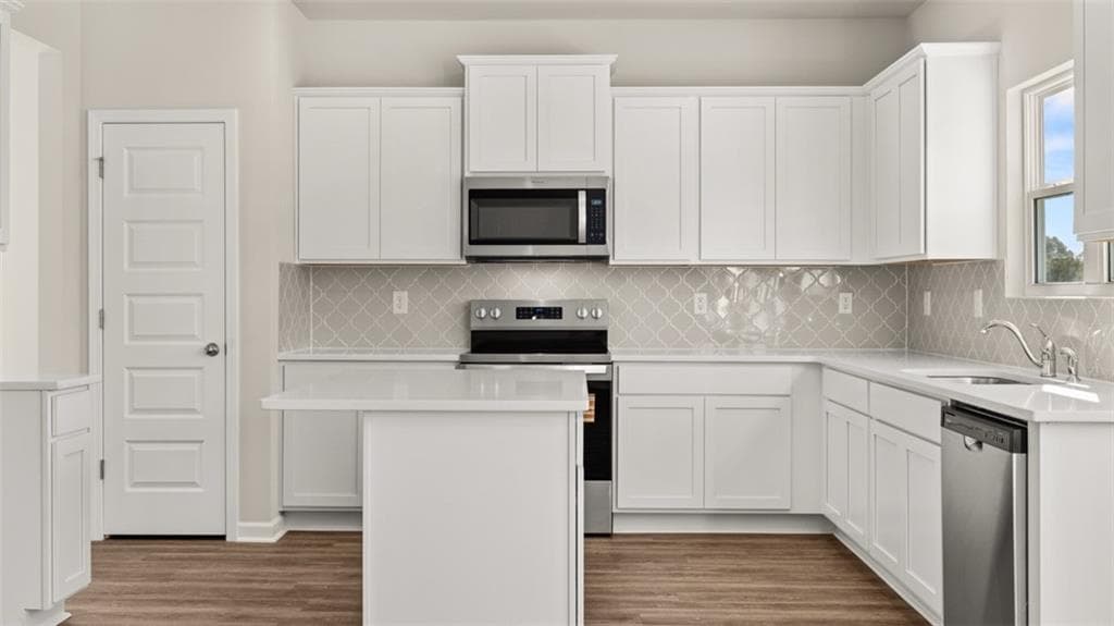 4 bedroom, 3 bathroom, 2,608 sq ft single family residence for sale at 834 Trillium Drive, Locust Grove, GA 30248 — photo 10