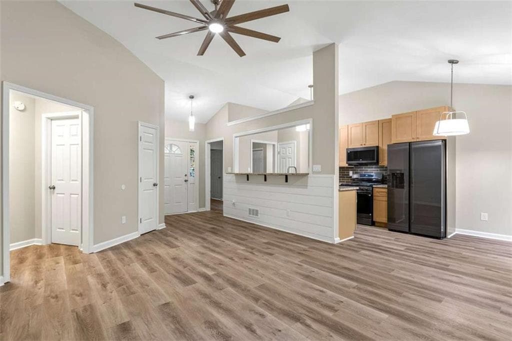 6 bedroom, 3 bathroom, 2,768 sq ft single family residence under contract at 13 Old Mill Court, Stockbridge, GA 30281 — photo 9
