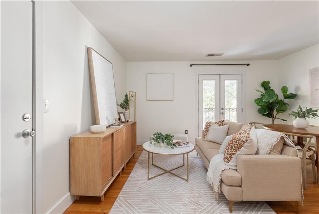 1 bedroom, 1 bathroom, 667 sq ft condominium for sale at 2023 Oakview Road 223, Atlanta, GA 30317 — photo 2