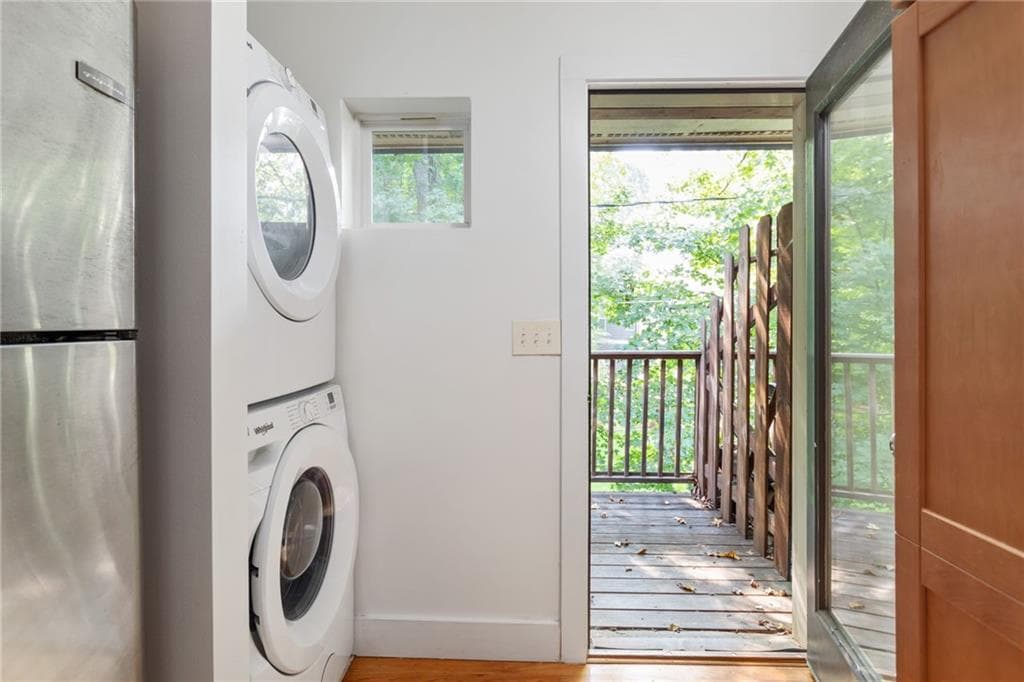 1 bedroom, 1 bathroom, 667 sq ft condominium for sale at 2023 Oakview Road 223, Atlanta, GA 30317 — photo 9