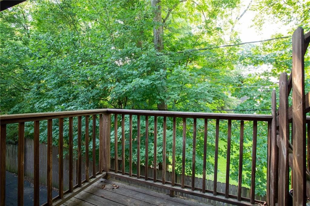 1 bedroom, 1 bathroom, 667 sq ft condominium for sale at 2023 Oakview Road 223, Atlanta, GA 30317 — photo 10