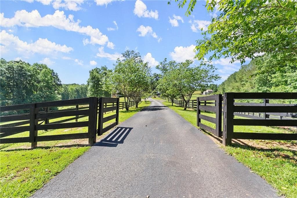 5 bedroom, 3 bathroom, 5,386 sq ft single family residence for sale at 149 Ratcliff Drive, Dawsonville, GA 30534 — photo 3