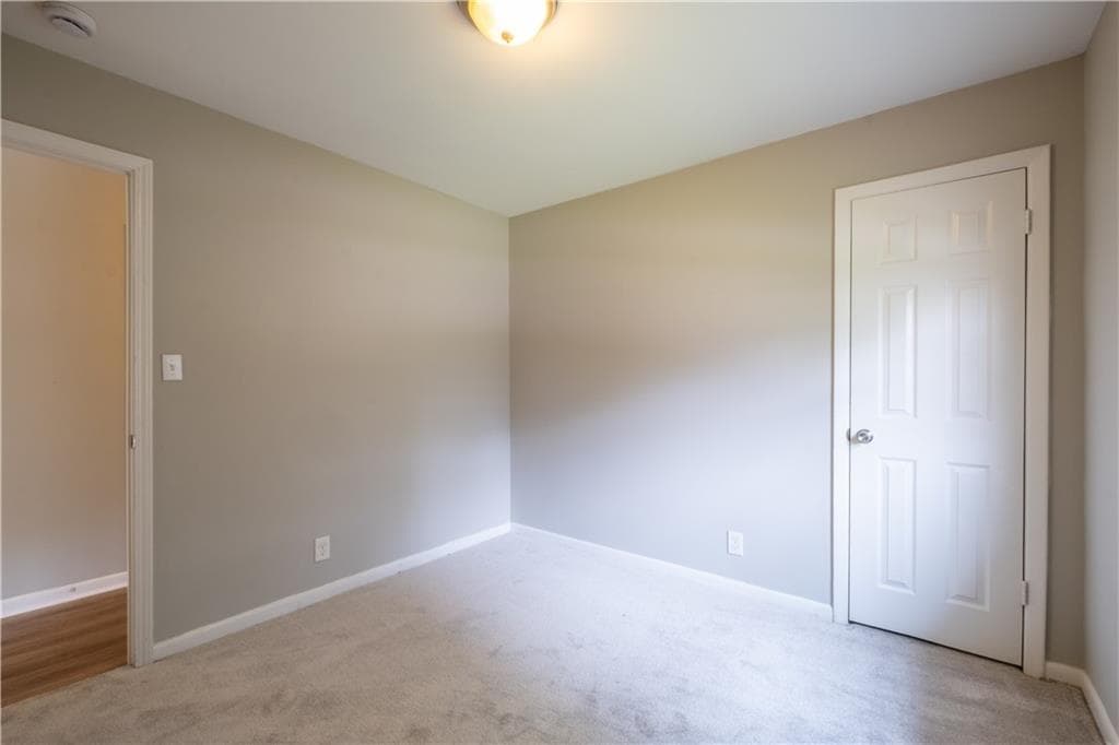 4 bedroom, 2 bathroom, 1,000 sq ft single family residence for sale at 2660 Beacon Drive, Atlanta, GA 30349 — photo 9