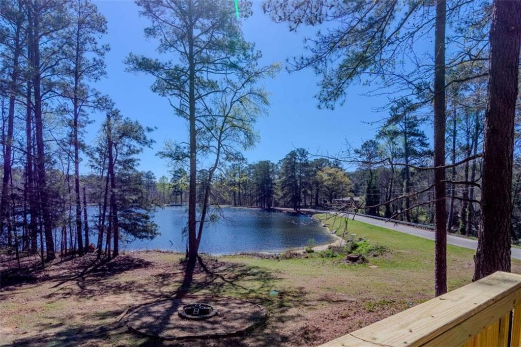 3 bedroom, 2 bathroom, 2,245 sq ft single family residence under contract at 2541 Winding Lake Trail, Conyers, GA 30012 — photo 7
