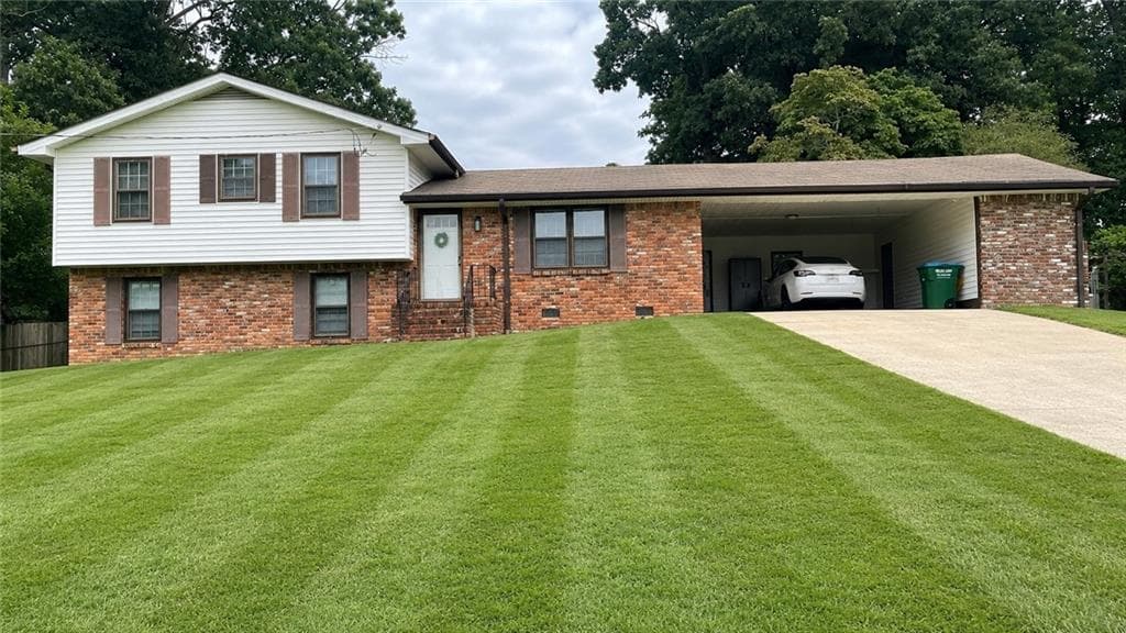 4 bedroom, 4 bathroom, 1,767 sq ft single family residence for rent at 886 Killian Hill Road, Lilburn, GA 30047 for $2,300 a month — photo 1 of 23