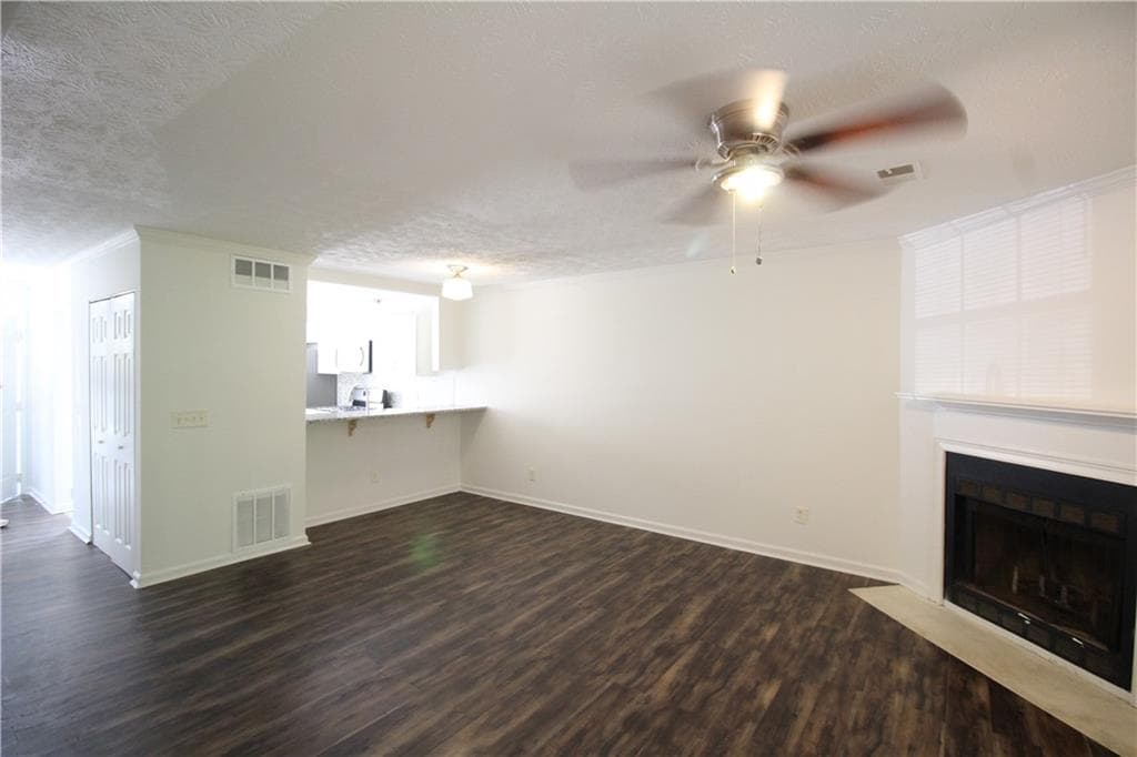 2 bedroom, 3 bathroom, 1,152 sq ft townhouse for sale at 4031 Bayside Circle, Atlanta, GA 30340 — photo 1 of 32