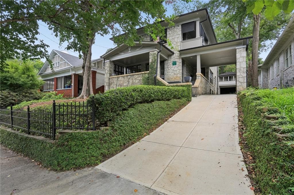 4 bedroom, 3 bathroom, 2,920 sq ft single family residence for sale at 1079 Monroe Drive, Atlanta, GA 30306 — photo 2