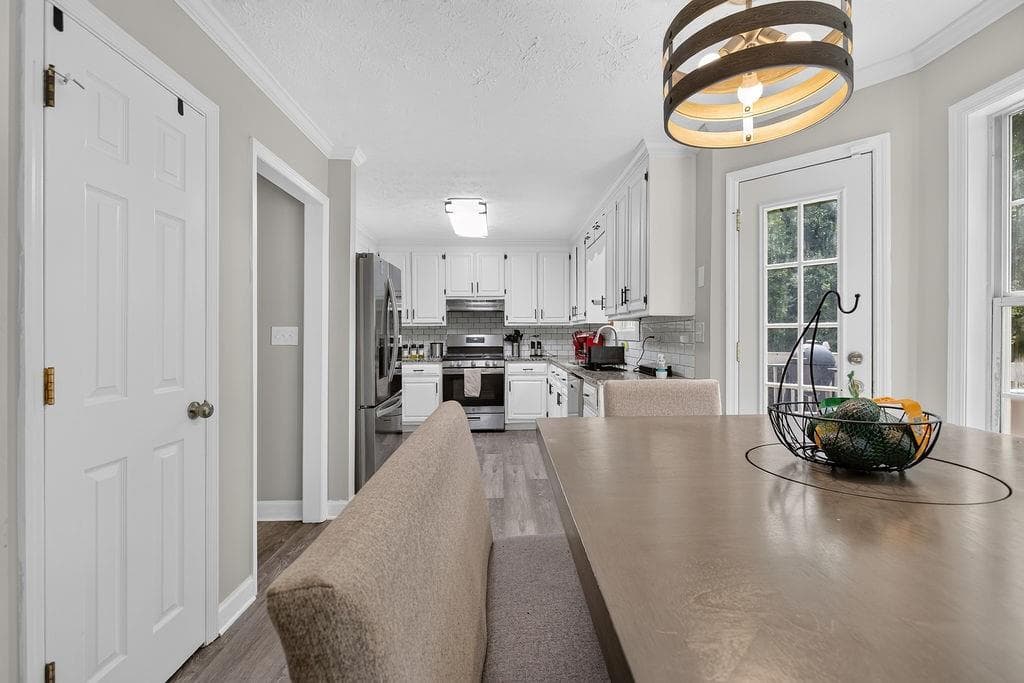 4 bedroom, 4 bathroom, 2,238 sq ft single family residence for sale at 3735 Warwick Way, Snellville, GA 30039 — photo 8