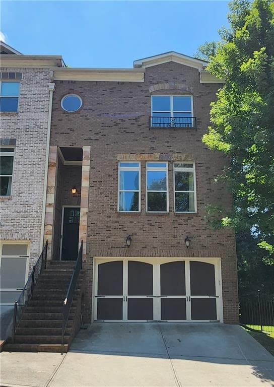 4 bedroom, 4 bathroom, 2,791 sq ft townhouse under contract at 492 Pearl Cove Court, Sandy Springs, GA 30350