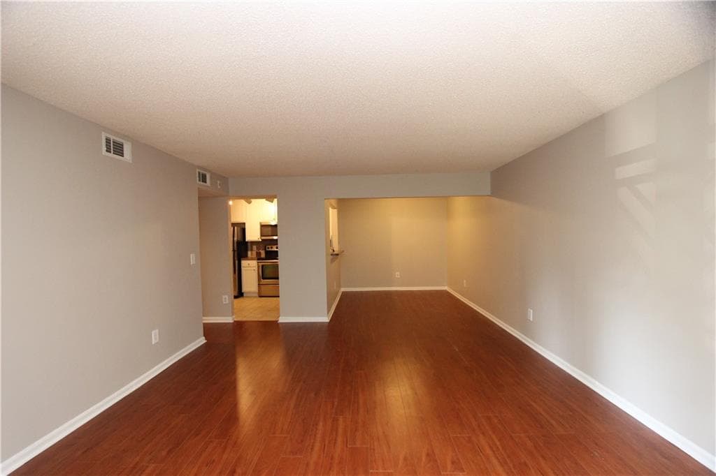3 bedroom, 2 bathroom, 1,260 sq ft condominium for sale at 3650 Ashford Dunwoody Road 918, Atlanta, GA 30319 — photo 9