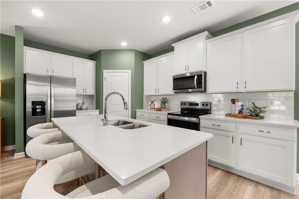 4 bedroom, 3 bathroom, 2,004 sq ft townhouse for sale at 3283 Lake Carlton Road 15, Loganville, GA 30052 — photo 8