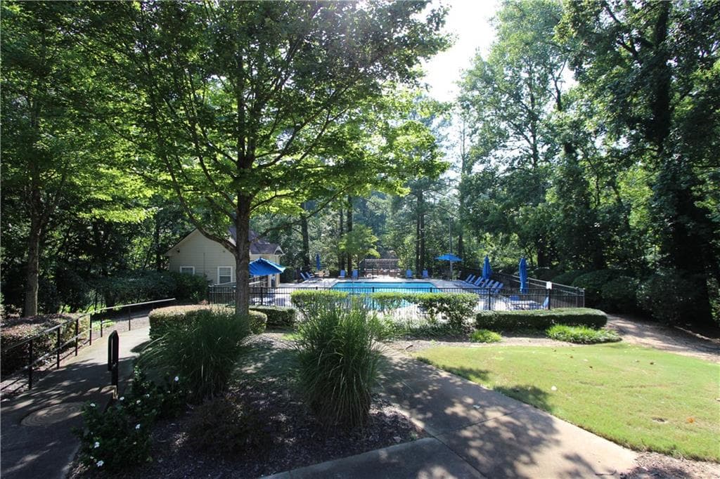 3 bedroom, 2 bathroom, 1,260 sq ft condominium for sale at 3650 Ashford Dunwoody Road 918, Atlanta, GA 30319 — photo 1 of 43