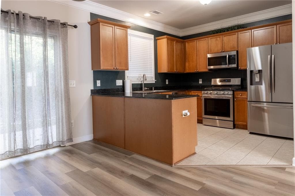 2 bedroom, 3 bathroom, 1,435 sq ft townhouse for rent at 1232 Harris Commons Place 1232, Roswell, GA 30076 for $2,100 a month — photo 7